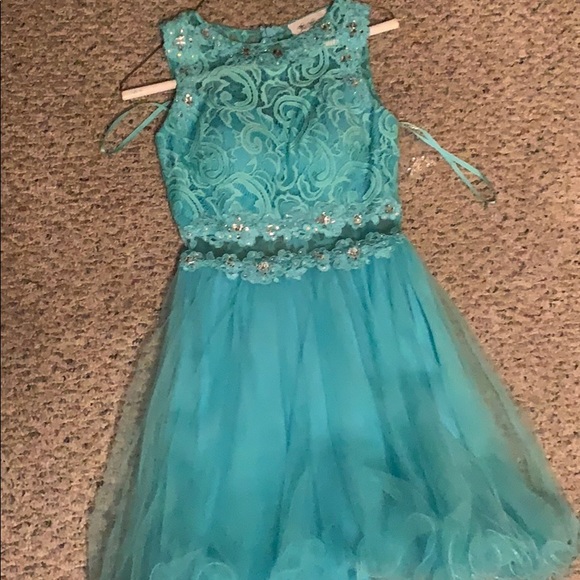 Dress - Picture 3 of 3